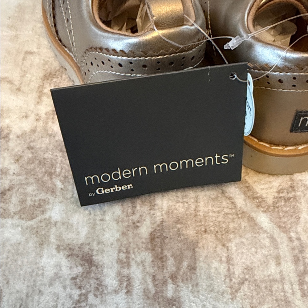 🆕 Gerber Metallic Gold Kids Dress Shoes - Picture 4 of 5